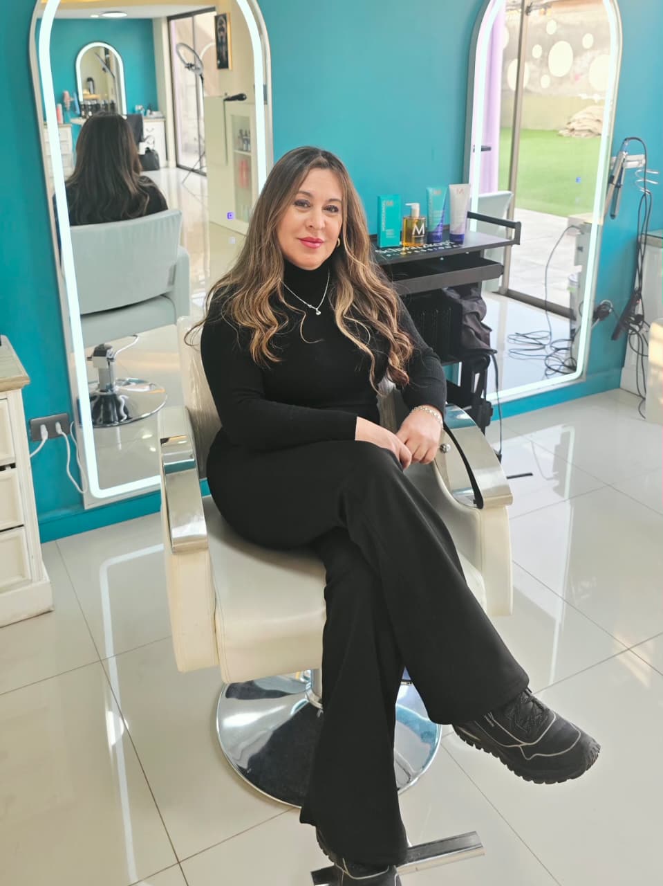 Paola González — Colorista Senior